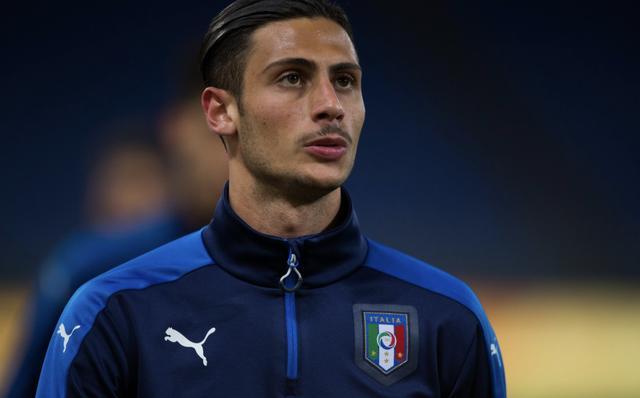 中锋再展余 中锋再展余